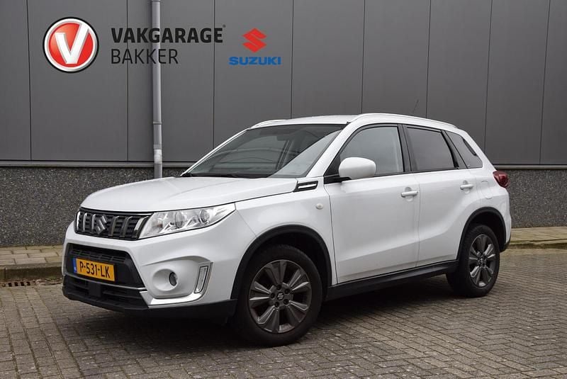 Wit Occasion 2022 Suzuki Vitara SUV | € 18.950 (Super prijs) - Afbeelding 1/4