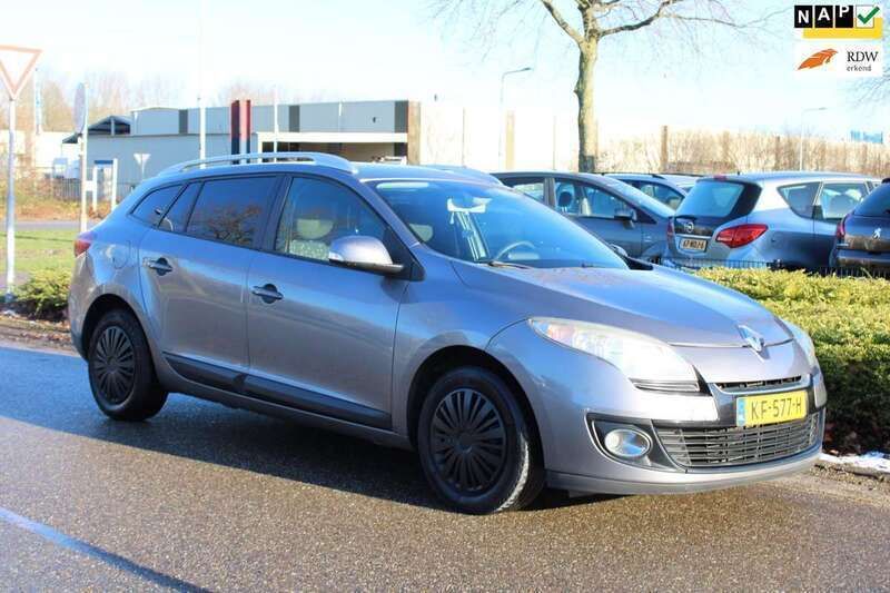 Grijs, metallic lak Gebruikt 2012 Renault Mégane GrandTour Expression Stationwagen | € 3.500 (Eerlijke prijs) - Afbeelding 1/4
