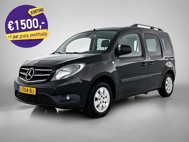 Zwart Gebruikt 2017 Mercedes Citan 112 Van | € 27.950 - Afbeelding 1/4