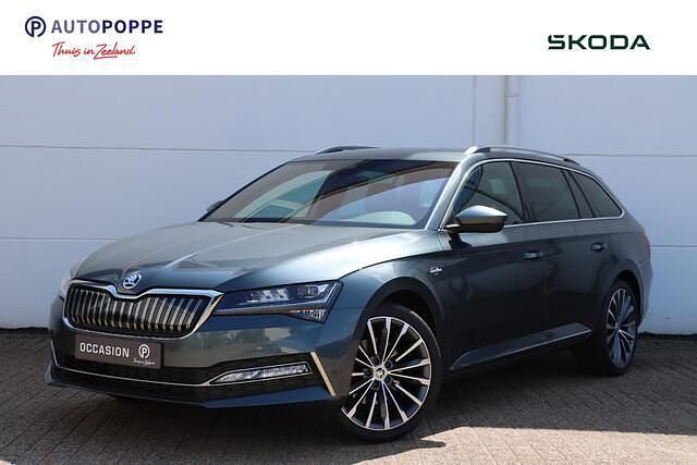 Occasion Skoda Superb LAURIN & KLEMENT 218 PK (160 kW) 2022 Grijs Hatchback
