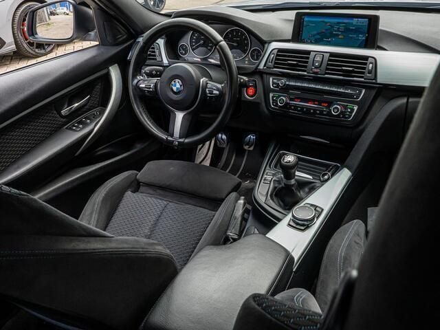Grijs Gebruikt 2015 BMW 316 Executive Sedan | € 12.450 (Eerlijke prijs) - Afbeelding 1/4