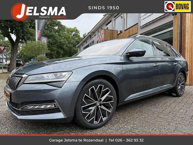 Grijs Gebruikt 2020 Skoda Superb Business Line Stationwagen | € 25.000 (Eerlijke prijs) - Afbeelding 1/4