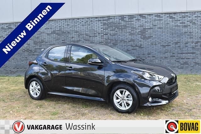 Zwart Gebruikt 2023 Mazda 2 Hatchback | € 20.940 (Eerlijke prijs) - Afbeelding 1/4