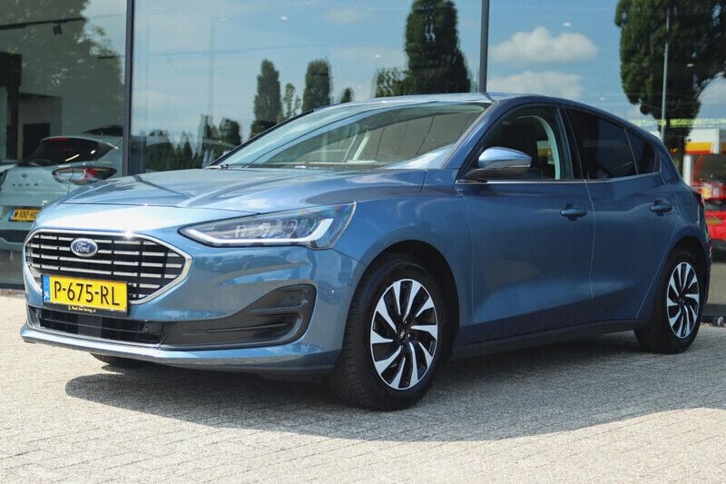 Blauw Gebruikt 2022 Ford Focus Titanium Hatchback | € 19.750 (Eerlijke prijs) - Afbeelding 1/4