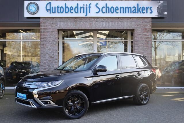 Zwart Gebruikt 2020 Mitsubishi Outlander Intense SUV | € 22.445 (Goede deal) - Afbeelding 1/4