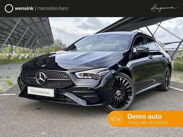 Zwart Gebruikt 2025 Mercedes CLA250 Shooting Brake Business Stationwagen | € 51.900 - Afbeelding 1/4