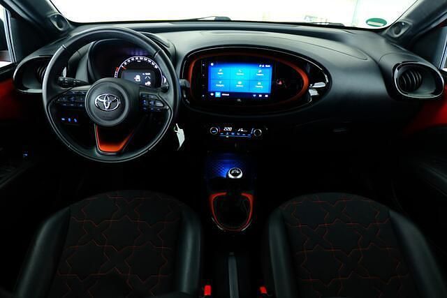Occasion Toyota Aygo X Envy 74 PK (54 kW) 2022 Rood SUV