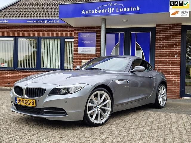 Grijs Gebruikt 2011 BMW Z4 Executive Cabriolet | € 24.950 (Eerlijke prijs) - Afbeelding 1/4
