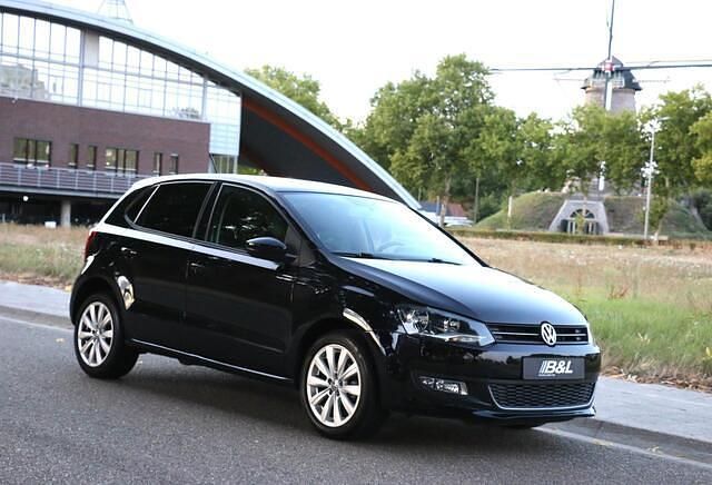 Zwart Gebruikt 2010 VW Polo Comfortline Hatchback | € 8.900 (Duur) - Afbeelding 1/4