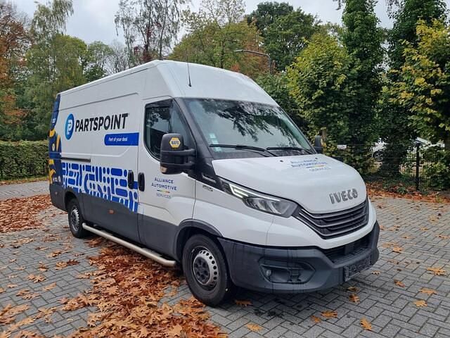 Wit Gebruikt 2022 Iveco Daily Van | € 11.950 (Eerlijke prijs) - Afbeelding 1/4