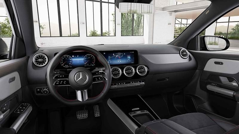 Occasion Mercedes GLA180 AMG line 136 PK (100 kW) 2025 Zwart SUV