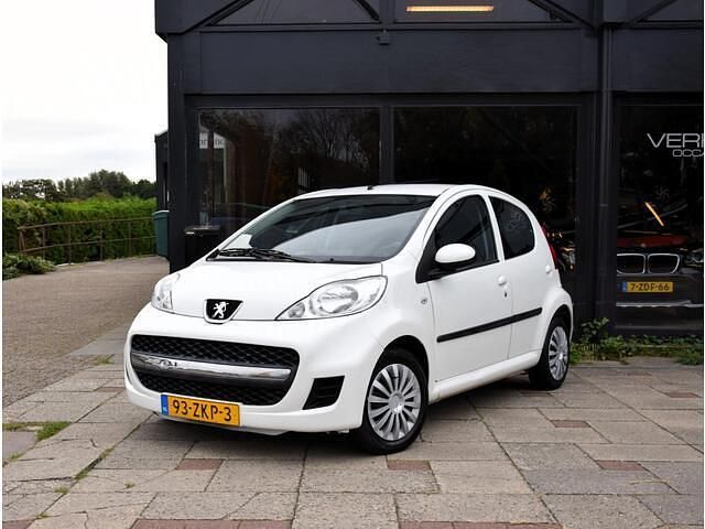 Wit Gebruikt 2012 Peugeot 107 Hatchback | € 3.995 (Eerlijke prijs) - Afbeelding 1/4