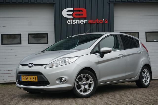 Grijs Gebruikt 2012 Ford Fiesta Titanium Hatchback | € 7.399 (Eerlijke prijs) - Afbeelding 1/4