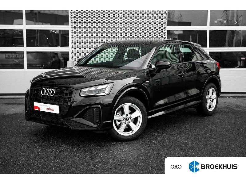 Zwart Occasion 2025 Audi Q2 S-Line SUV | € 39.800 (Duur) - Afbeelding 1/4
