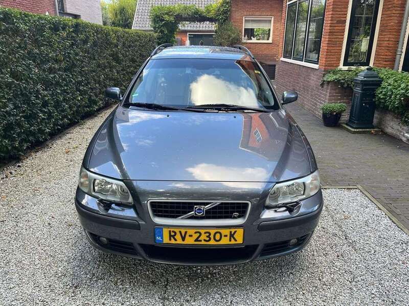 Grijs Gebruikt 2003 Volvo V70 Stationwagen | € 11.500 (Iets duurder) - Afbeelding 1/4