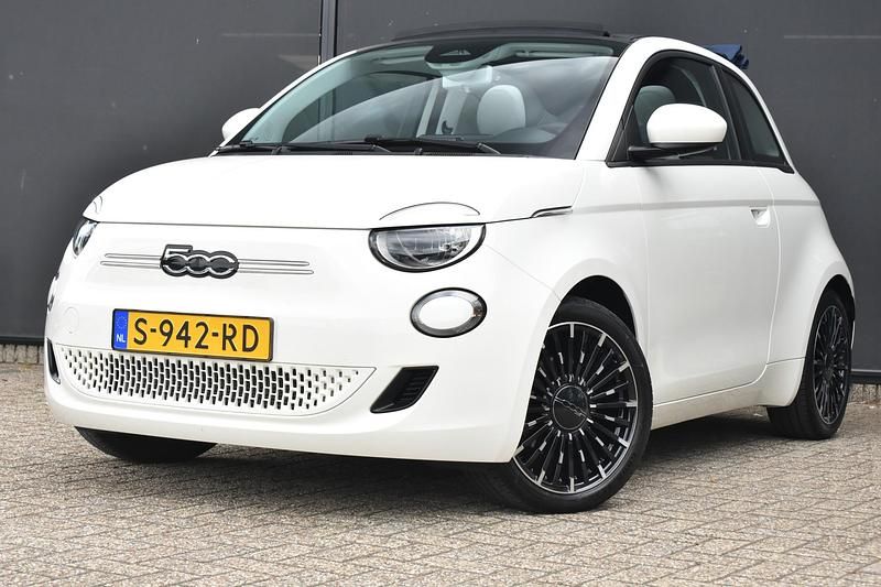 Wit Gebruikt 2023 Fiat 500C Icon Cabriolet | € 21.445 (Eerlijke prijs) - Afbeelding 1/4