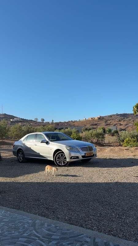 Grijs Gebruikt 2009 Mercedes E350 Elegance Sedan | € 8.999 - Afbeelding 1/4