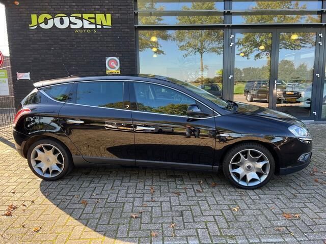 Occasion Lancia Delta 200 PK (147 kW) 2011 Bruin, metallic lak Hatchback