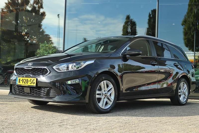 Zwart Gebruikt 2021 Kia Ceed Stationwagen | € 19.450 (Eerlijke prijs) - Afbeelding 1/4