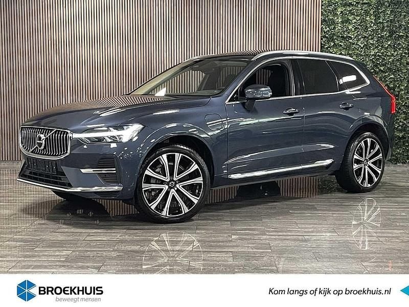 Blauw, metallic lak Gebruikt 2024 Volvo XC60 Plus SUV | € 57.900 (Eerlijke prijs) - Afbeelding 1/4