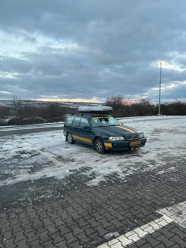 Occasion 1998 Volvo V70 Stationwagen | € 2.500 (Eerlijke prijs) - Afbeelding 1/4