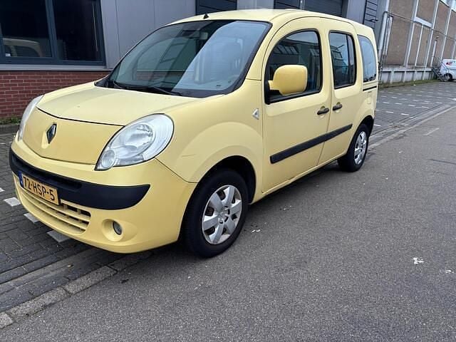Geel Gebruikt 2009 Renault Kangoo Expression MPV | € 1.750 (Goede deal) - Afbeelding 1/4