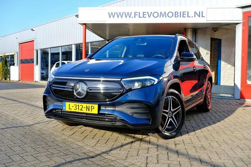 Blauw (metallic) Occasion 2021 Mercedes EQA250 AMG SUV | € 26.450 (Eerlijke prijs) - Afbeelding 1/4