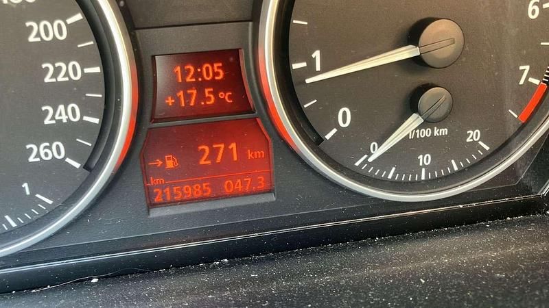 Grijs Gebruikt 2006 BMW 325 Sedan | € 3.200 (Super prijs) - Afbeelding 1/4