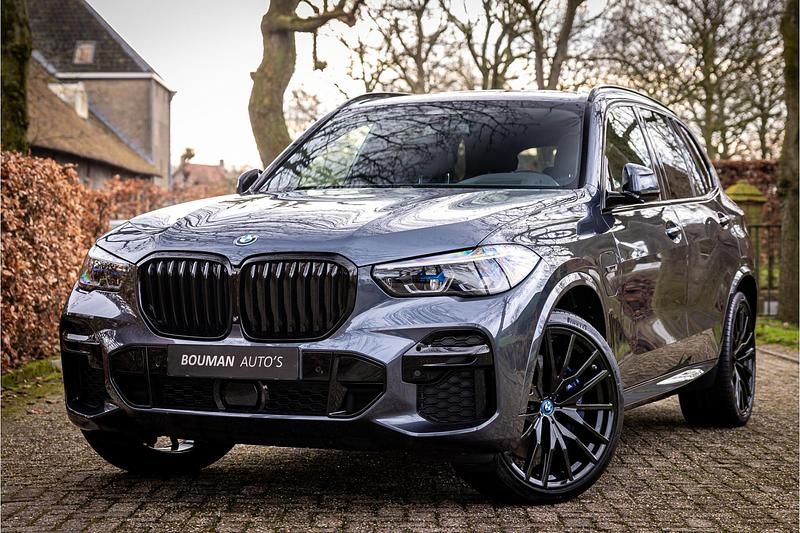 Grijs Occasion 2022 BMW X5 M Sport SUV | € 64.750 - Afbeelding 1/4