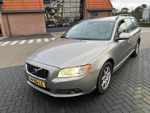 Grijs Gebruikt 2008 Volvo V70 Momentum Stationwagen | € 11.944 (Eerlijke prijs) - Afbeelding 1/4