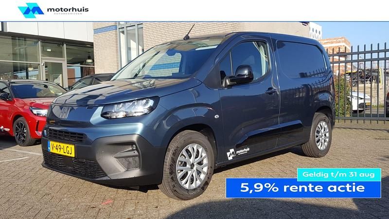 Blauw Nieuw 2025 Fiat e-Doblò MPV | € 26.787 (Eerlijke prijs) - Afbeelding 1/4