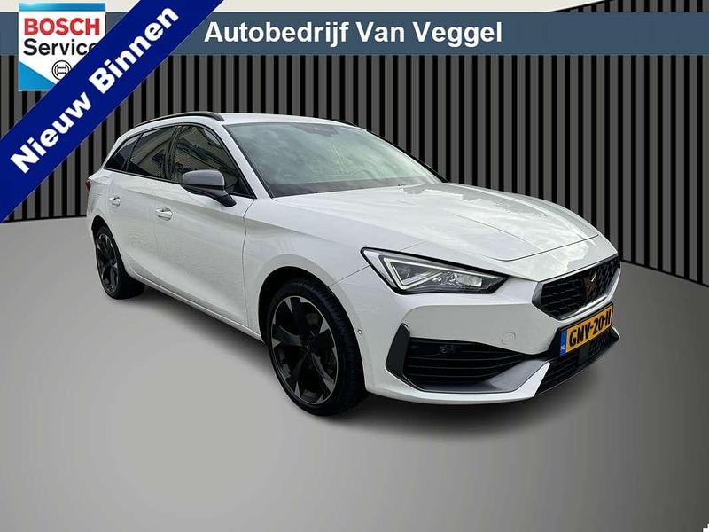 Wit Gebruikt 2022 Cupra Leon VZ Stationwagen | € 23.950 (Super prijs) - Afbeelding 1/4