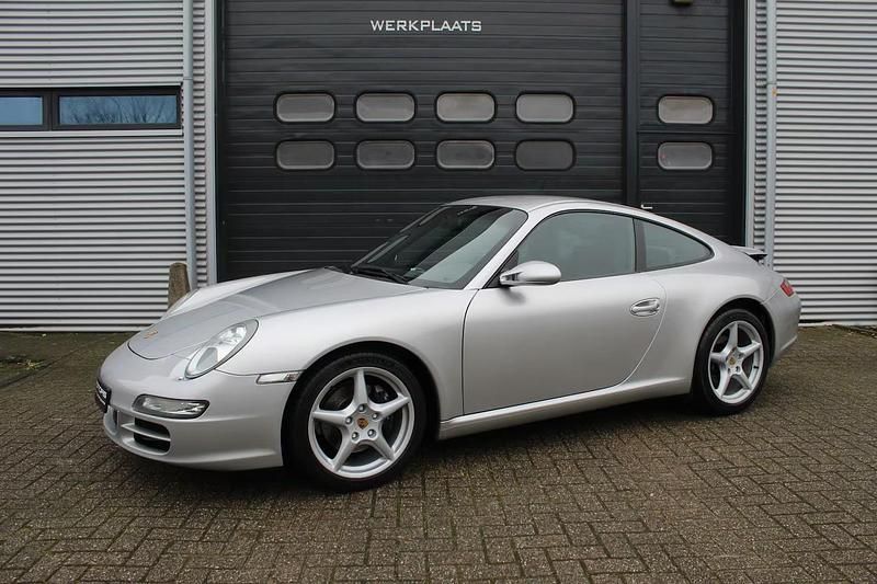 Grijs Occasion 2005 Porsche 911 Carrera Coupé | € 44.950 (Eerlijke prijs) - Afbeelding 1/4