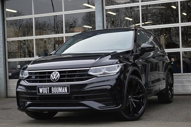 Zwart Occasion 2021 VW Tiguan R-line SUV | € 37.900 (Eerlijke prijs) - Afbeelding 1/4