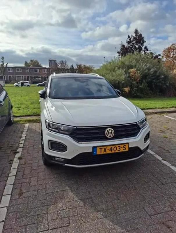 Occasion 2018 VW T-Roc Sportline SUV | € 14.500 (Duur) - Afbeelding 1/4
