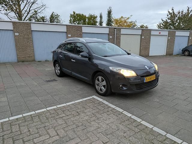 Occasion Renault Mégane Dynamique 110 PK (80 kW) 2011 Grijs Stationwagen
