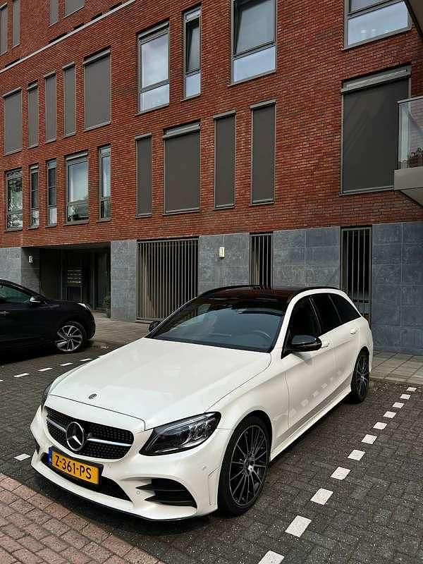 Wit Occasion 2019 Mercedes C200 Stationwagen | € 22.000 (Iets duurder) - Afbeelding 1/4