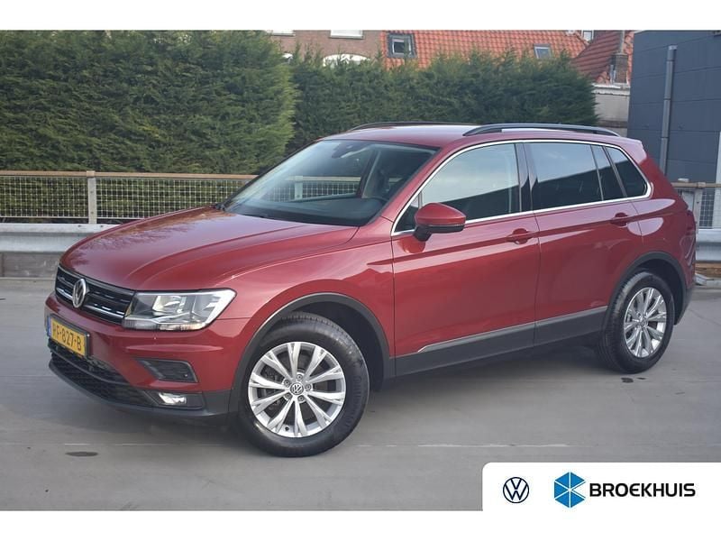 Rood Occasion 2017 VW Tiguan SUV | € 22.895 (Super prijs) - Afbeelding 1/4