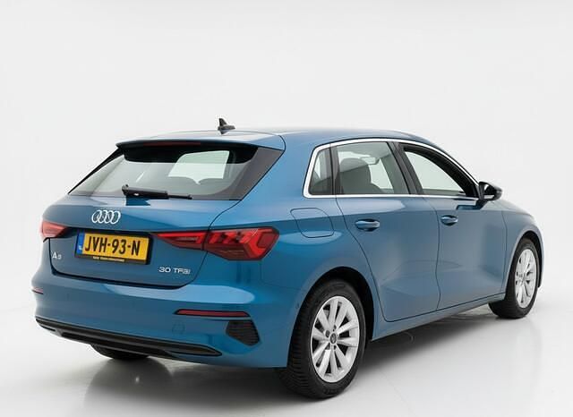 Occasion Audi A3 Sportback Sport 111 PK (81 kW) 2021 Blauw (metallic) Hatchback