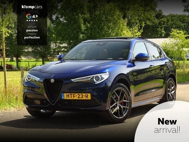 Blauw Gebruikt 2019 Alfa Romeo Stelvio Veloce SUV | € 38.950 (Eerlijke prijs) - Afbeelding 1/4