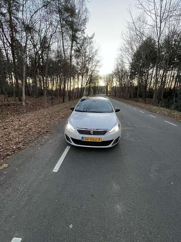 Occasion Peugeot 308 GT-line 131 PK (96 kW) 2015 Wit MPV
