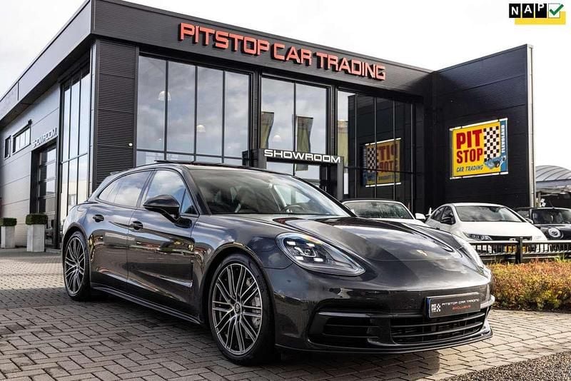 Grijs Gebruikt 2017 Porsche Panamera Sport Turismo Sedan | € 52.450 (Eerlijke prijs) - Afbeelding 1/3