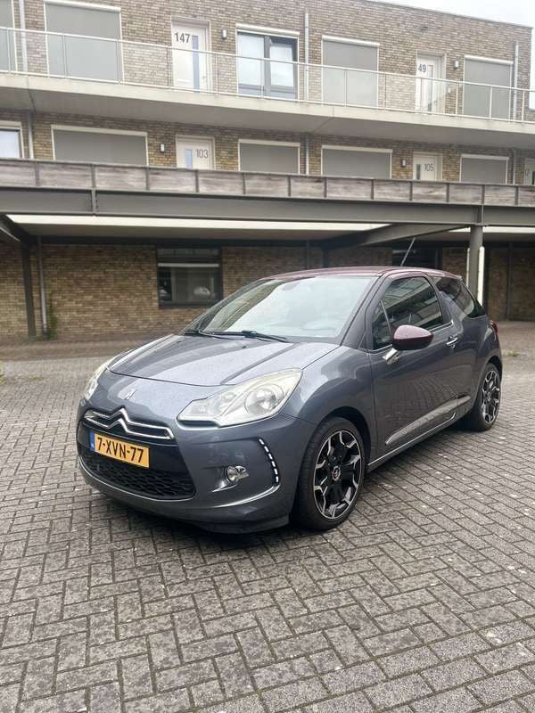 Grijs Gebruikt 2010 Citroën DS3 Sport Chic Hatchback | € 3.850 (Goede deal) - Afbeelding 1/4