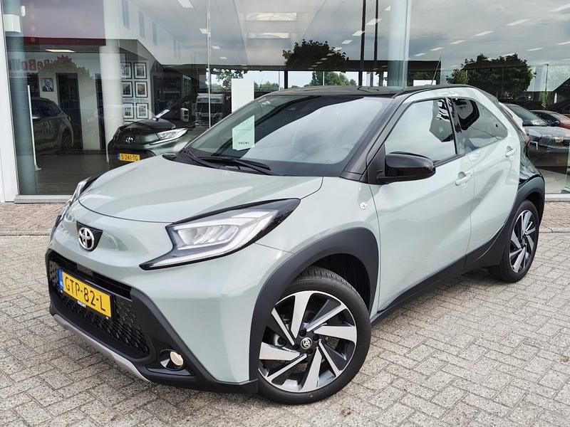 Groen Gebruikt 2024 Toyota Aygo Envy Hatchback | € 21.995 (Duur) - Afbeelding 1/4