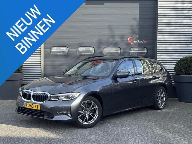Grijs Gebruikt 2021 BMW 320 Basis Stationwagen | € 20.400 (Super prijs) - Afbeelding 1/4