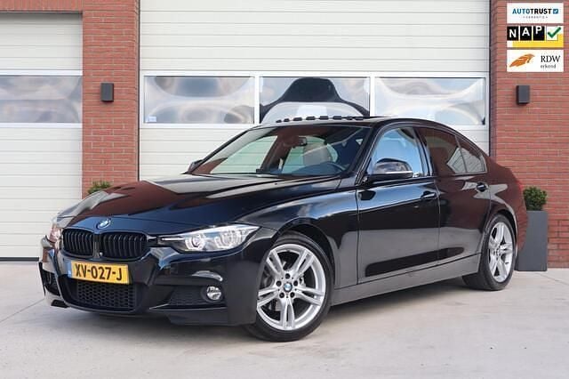 Zwart Gebruikt 2019 BMW 320 Executive Sedan | € 20.995 (Super prijs) - Afbeelding 1/4