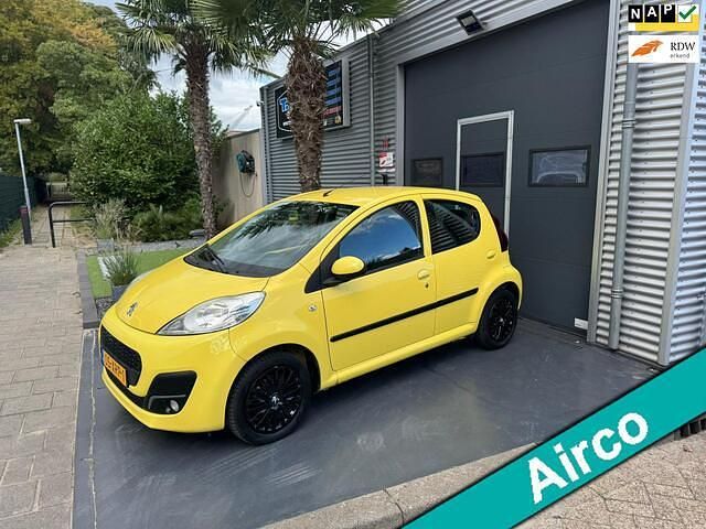 Geel Gebruikt 2012 Peugeot 107 Active Hatchback | € 2.999 (Goede deal) - Afbeelding 1/4
