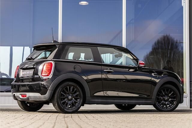 Occasion Mini Cooper Business 136 PK (100 kW) 2018 Zwart Hatchback