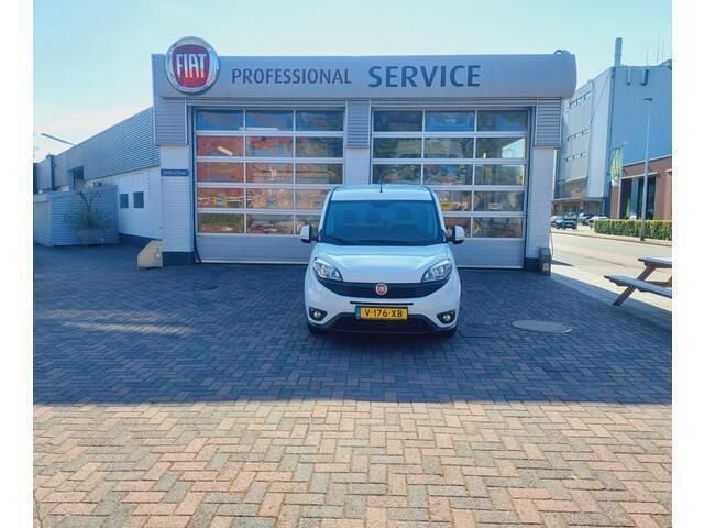 Wit Occasion 2017 Fiat Doblò MPV | € 7.950 (Goede deal) - Afbeelding 1/4