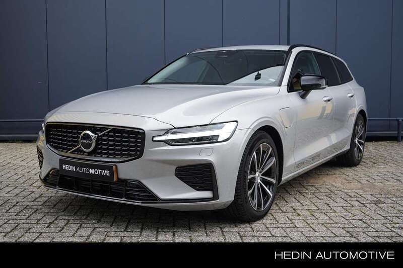 Grijs Gebruikt 2024 Volvo V60 Plus Stationwagen | € 54.995 (Duur) - Afbeelding 1/4